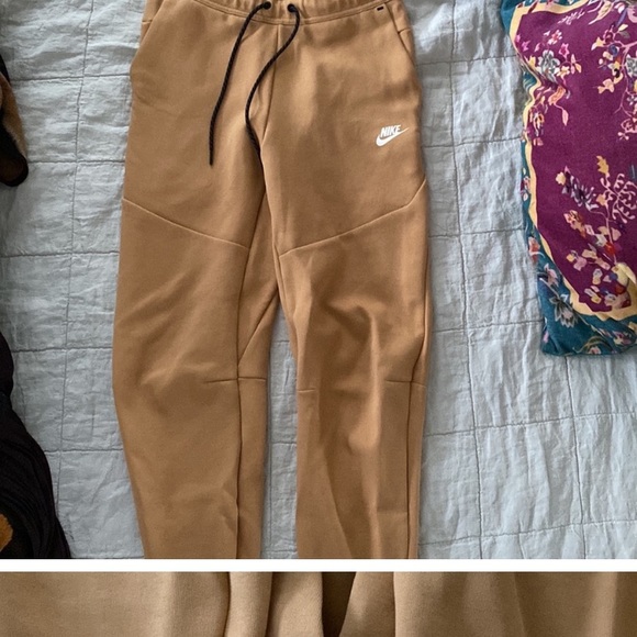 Nike Tech Joggers - Picture 1 of 6